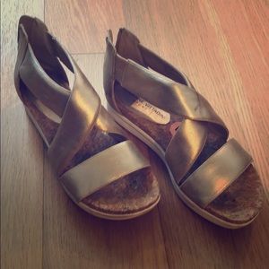 Adrienne Vittadini sport sandals in gold shimmer
